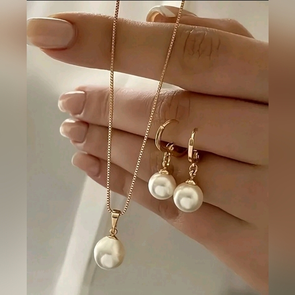 Set Of‎ Minimalist Pearl Necklace & Earrings   For Women Gold Color - Picture 1 of 3